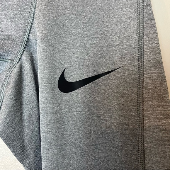 Nike Pro Gray Cropped Running Tights Medium - Picture 5 of 8